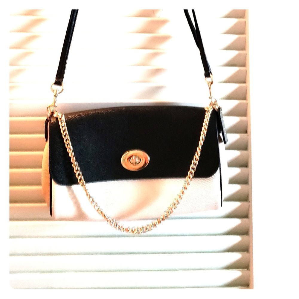 Crossbody coach